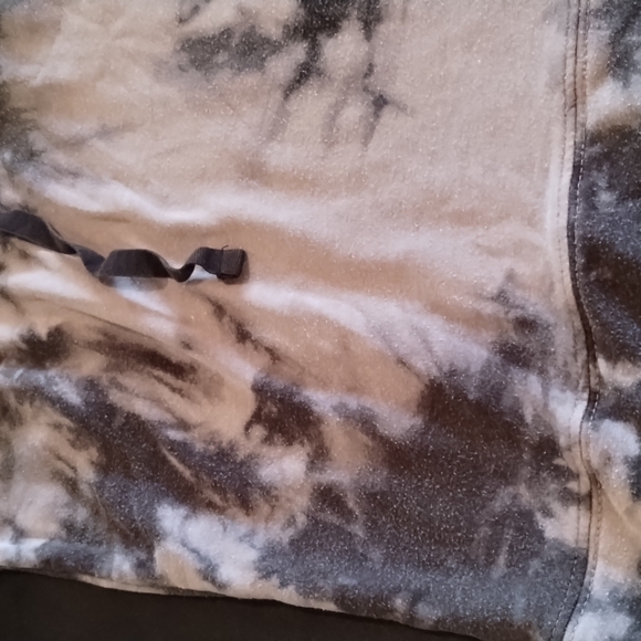 Woman's Sweater by Mudd Black & Grey Tye-Dye Print Size: Large - Picture 8 of 11